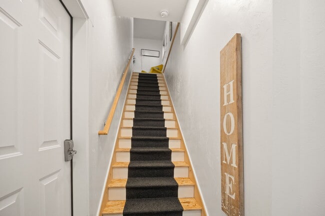 Photo - 420 N 6th Ave