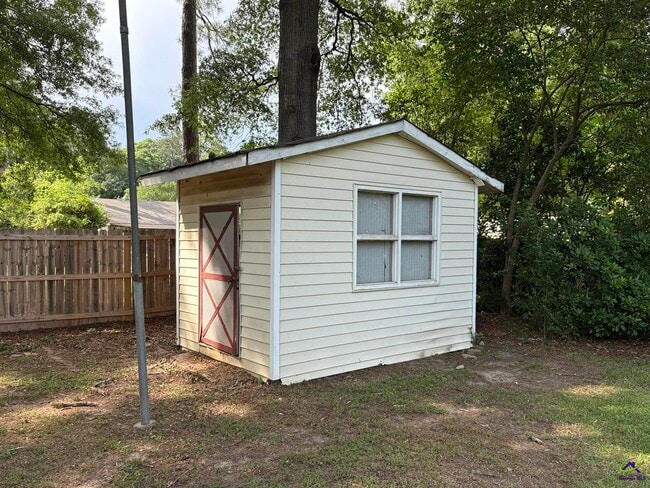 Photo - 1301 Tucker Rd