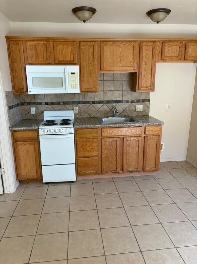 Photo - 1140 Avalon Ave
