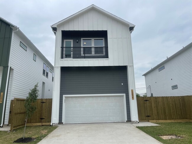 Building Photo - 12260 Kirkgard Dr