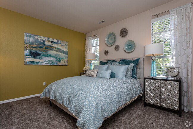 1BR, 1BA - Essex