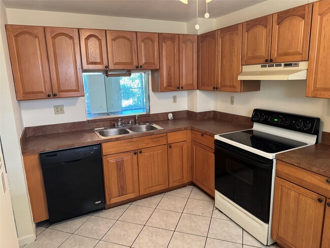 Photo - 1075 Riverside Dr Unit 406