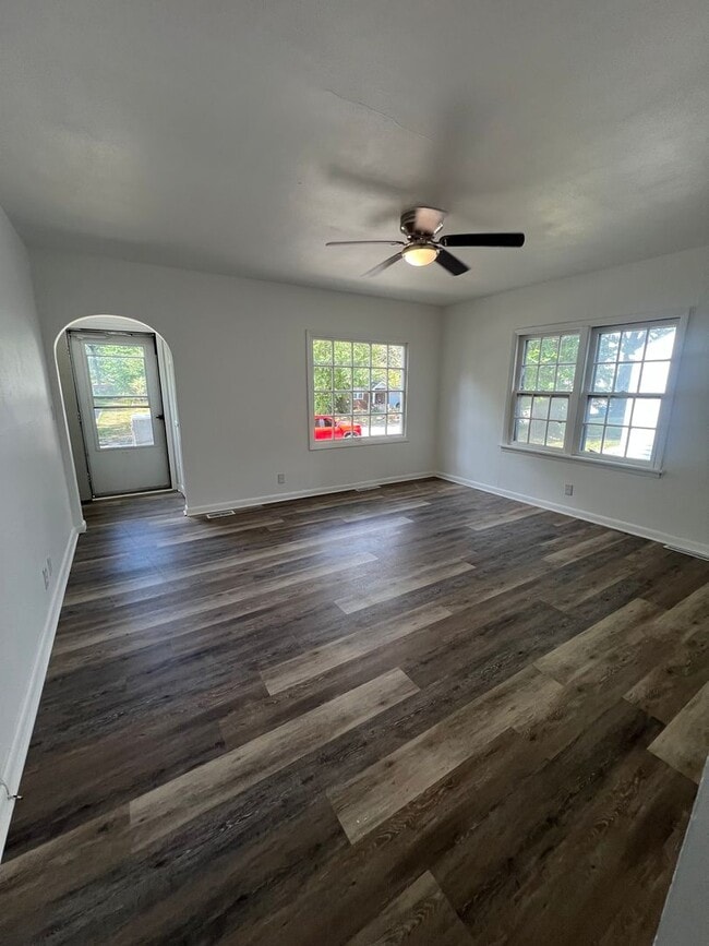 Photo - 210 N Lincoln Ave