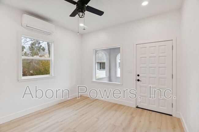 Photo - 1032 Spring St