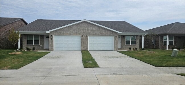 Building Photo - 612 NW 68th Ave Rental
