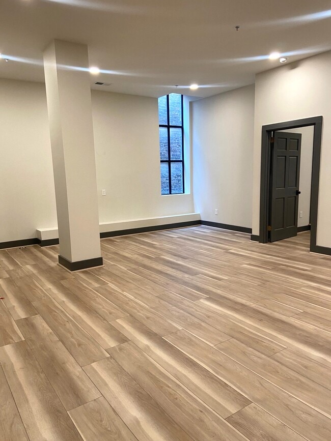 Photo - 2018 Morris Ave Unit Mercantile on Morris