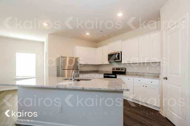 Photo - 7008 Pinehurst Way N