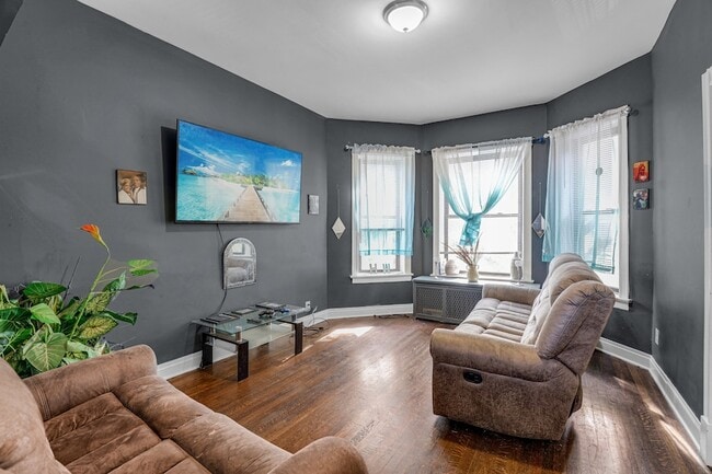 Photo - 6949 S Justine St Unit 1
