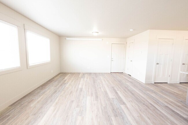 6327 N Freedom Rd Unit 6327 N Freedom Rd #2