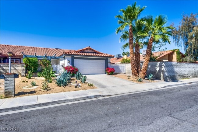 Building Photo - 2504 Sidonia Ave