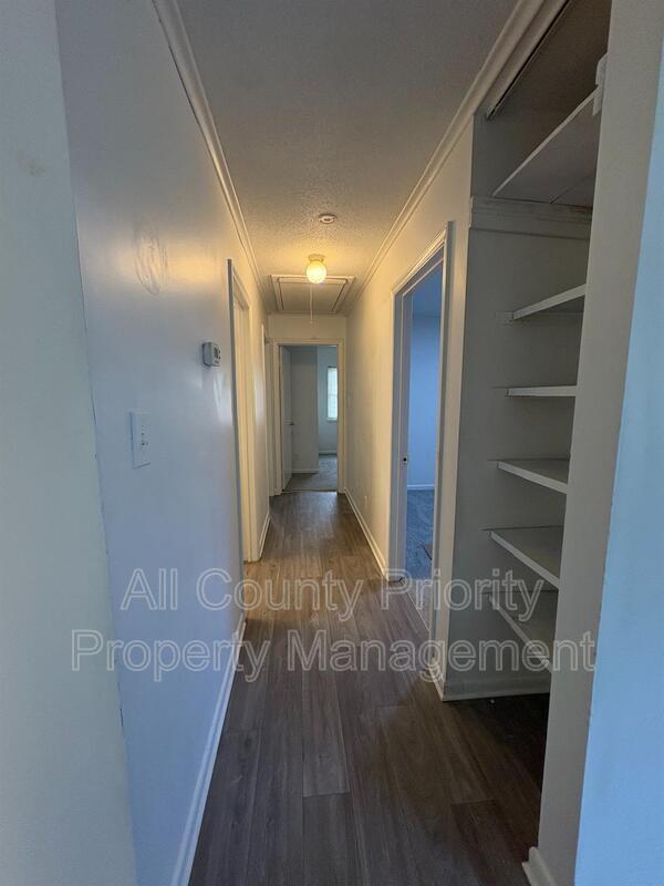 Photo - 1015 Da Vinci St