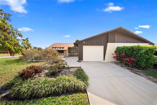 Building Photo - 4779 Lakewood Blvd Unit #h1