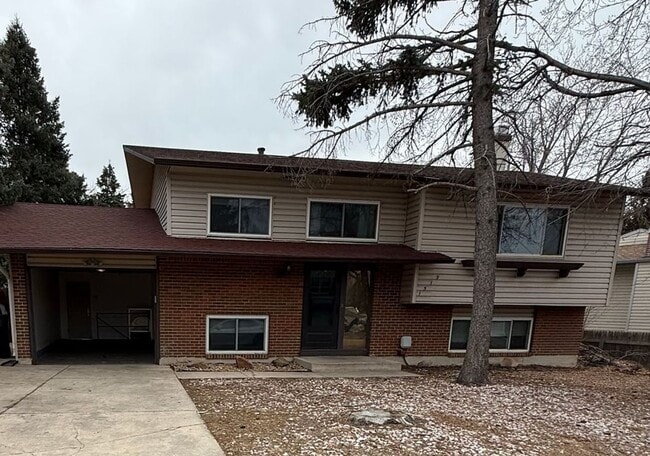 Building Photo - READY NOW!! Fantastic 4-bedroom,2 bath 1 car garage!