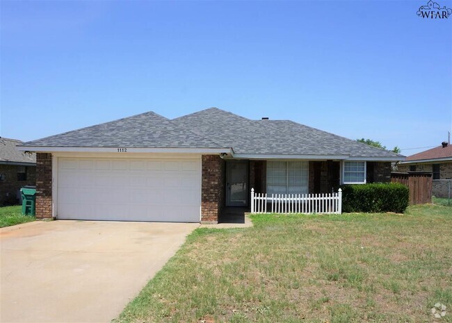 Building Photo - 1112 Lisa Ln Rental