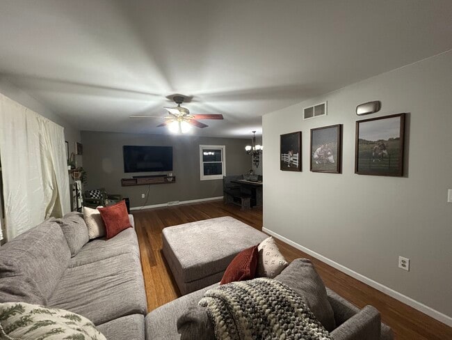 Photo - 479 Meadow Ln