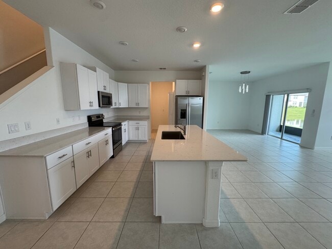 Photo - 32100 Pop Ash Pl