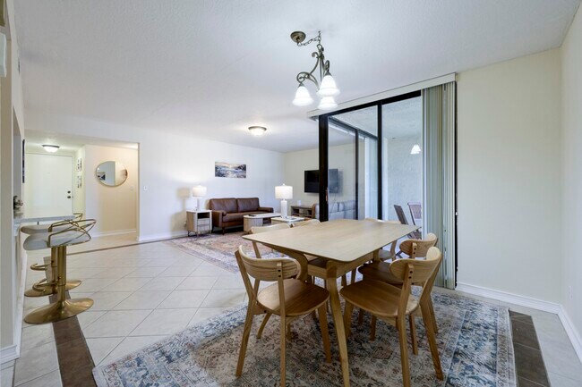 Photo - 825 Egret Cir Unit 209