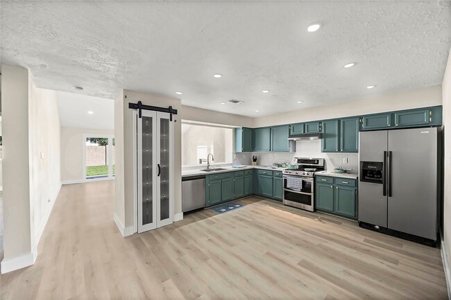 10814 Village Trail Dr