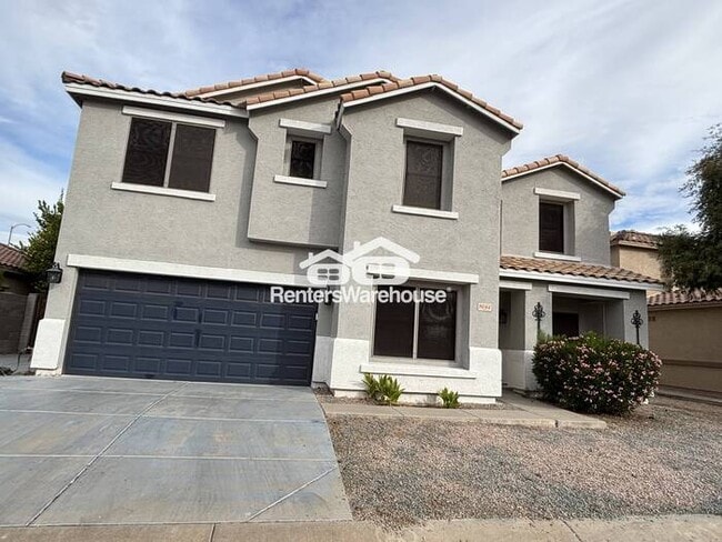 Building Photo - 5 Bed, 3 bath with a Spa like bathtub, RV Gate and Pool!