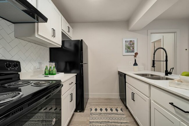 Ave East Kitchen (3).jpg