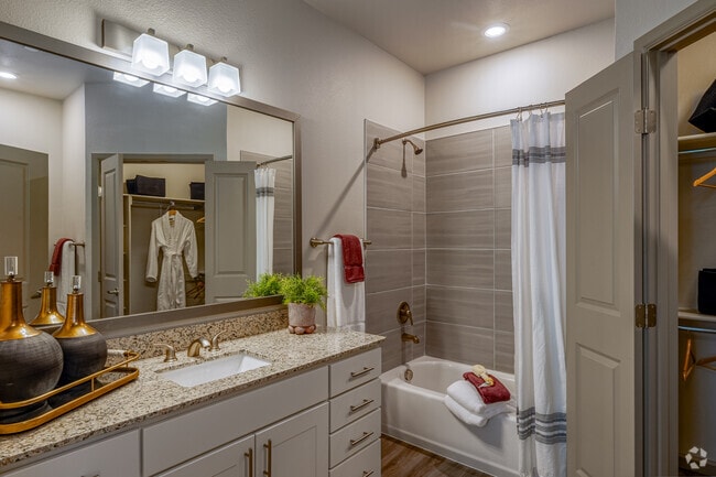 2BR, 1BA - 1,105SF - Bathroom 2