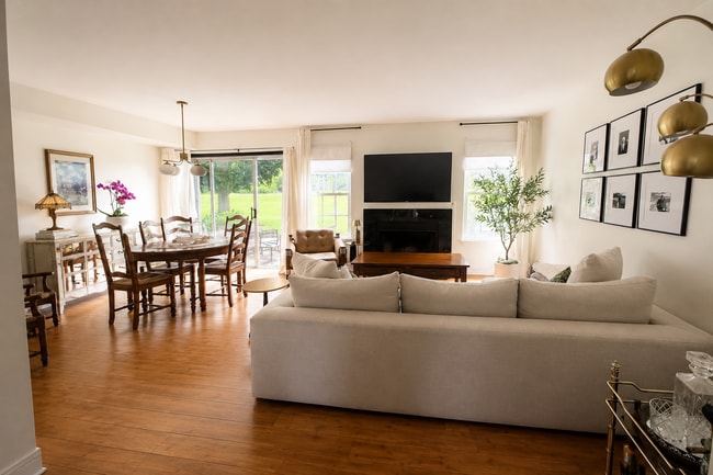 Photo - 1263 N Wellington Ct