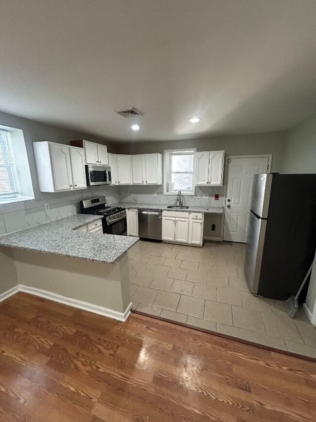 Photo - 1311 S 52nd St