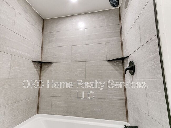 Photo - 1812 W Noble Ave