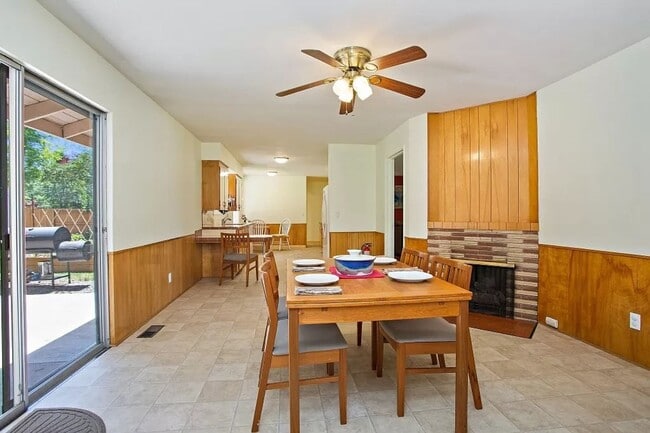 Photo - East Medford Ranch Home on large lot! | Available Mid-July