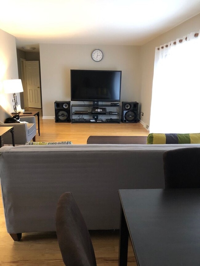 Photo - Charming 5 BD/3 BA down the street from Ke...