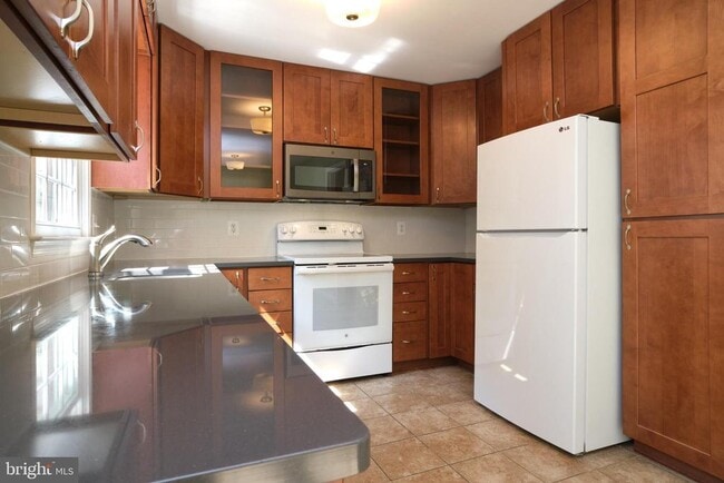 Building Photo - 3816 Usher Ct