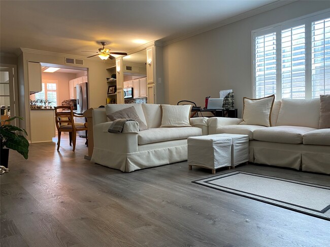 Building Photo - 9003 Gaylord Dr Unit 14 Rental