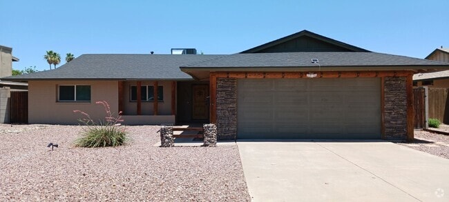 Building Photo - Beautifully Crafted 3 Bed 2 Bath Home in T...