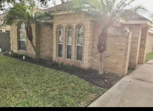 Building Photo - 3603 S Embassy Ave Unit A