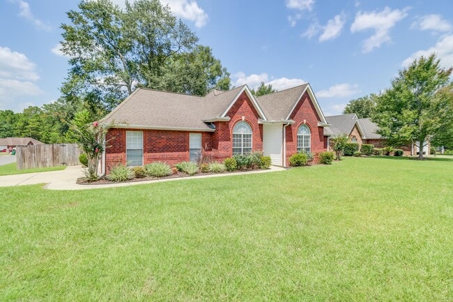 Photo - 14081 Oak View Cir