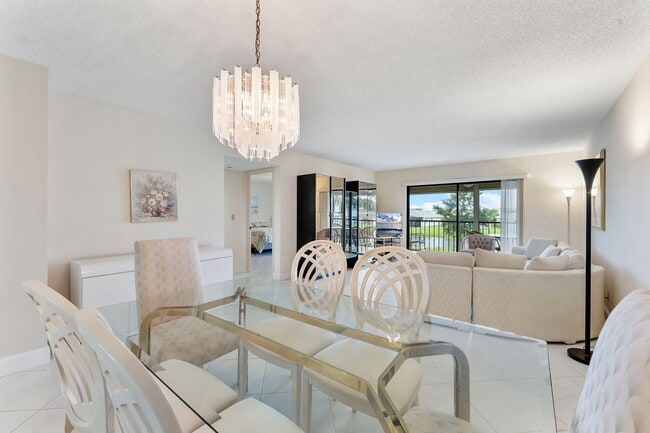 Photo - 7260 Kinghurst Dr Unit 205