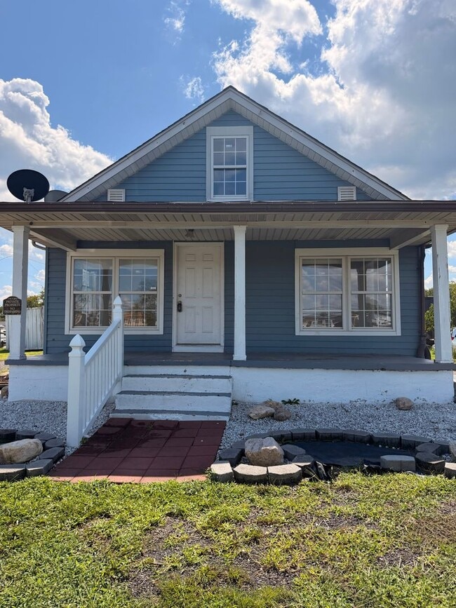 Photo - 285 Warrenton Rd