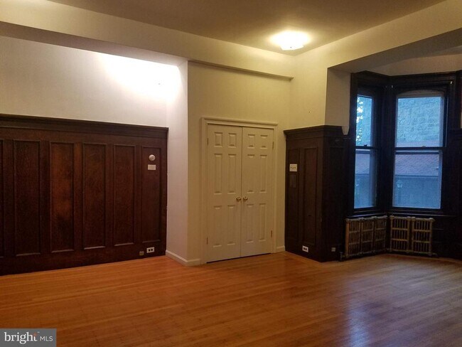 Photo - 348 Green Ln