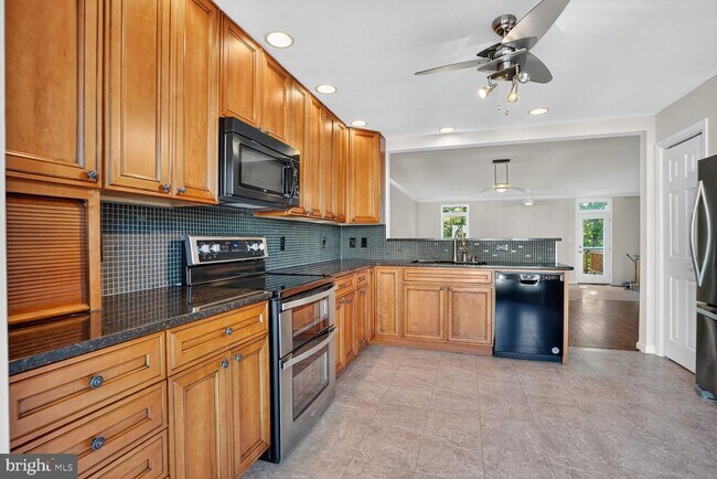 Photo - 6836 Kerrywood Cir