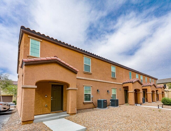 3 Bed, 2 Bath Townhome Just Outside of Nel... - 3 Bed, 2 Bath Townhome Just Outside of Nel...