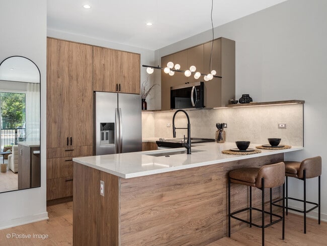 Photo - 1235 N Ashland Ave Unit 203