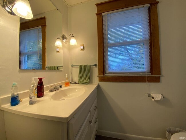 Photo - 315 E University St