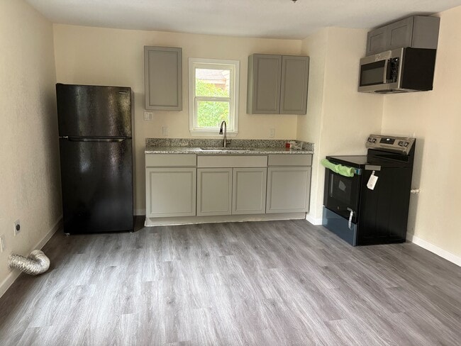 Photo - 1927 W Mayfield Blvd