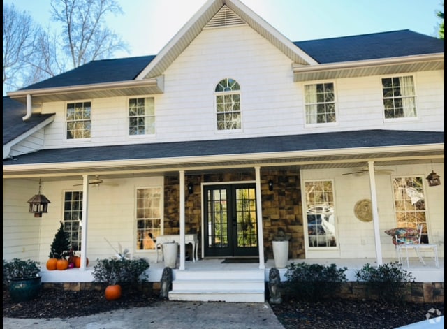 Building Photo - 950 Sycamore Dr Unit Farm in Milton canton Rental