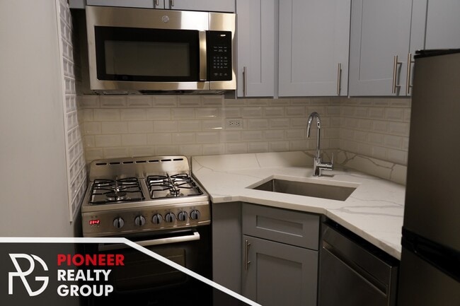 Photo - 515 W Belmont Ave