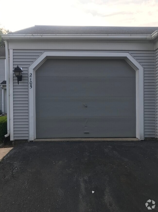 Building Photo - 2105 Wexford Rd Rental