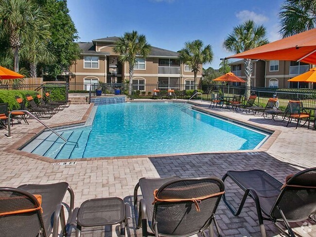 Pool - Crestview at Oakleigh Apartment Homes