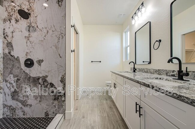 Photo - 212 2nd Ave E