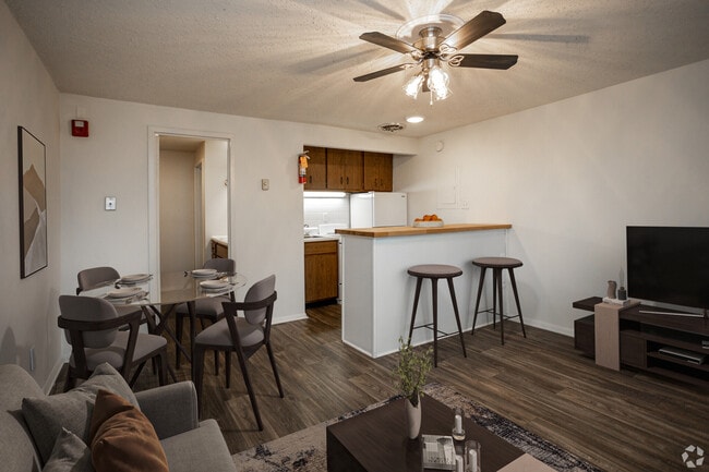 Photo - Windsor Court Apartments