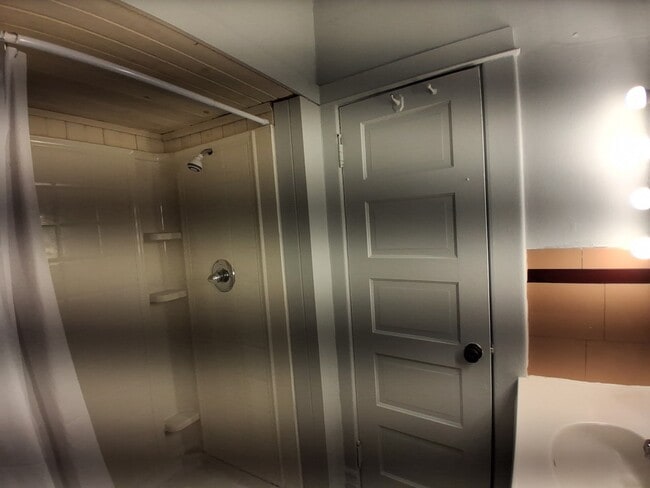 Photo - 1010-1 Vermilion-N